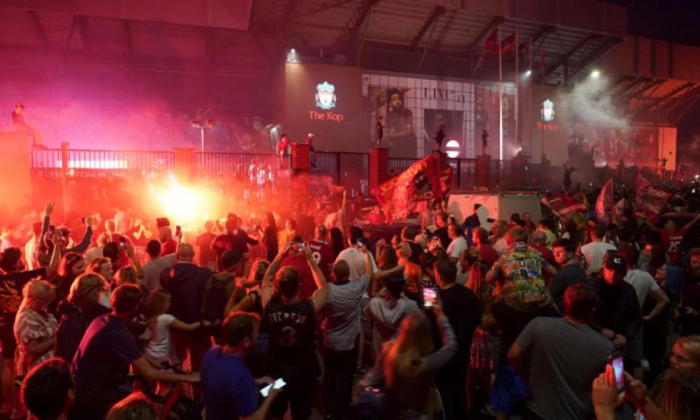 Αγγλία: Τρελό πάρτι για το πρώτο πρωτάθλημα μετά από 30 χρόνια